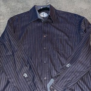 Long sleeve men’s dress shirt